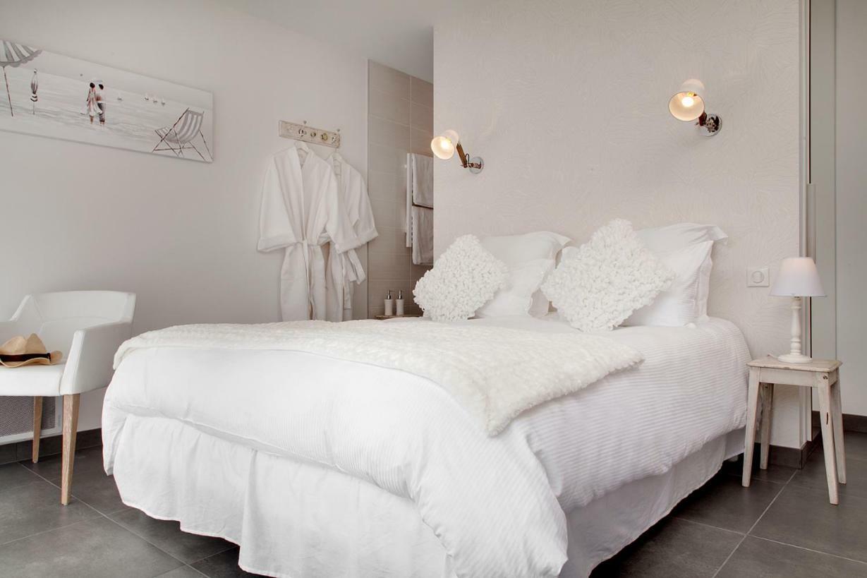 Aux D'a Cote Bed & Breakfast